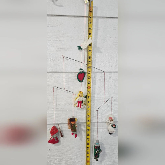 Vintage 1981 Sears Handmade Mobile Christmas Around the World Felt Wood Figures - Picture 4 of 15